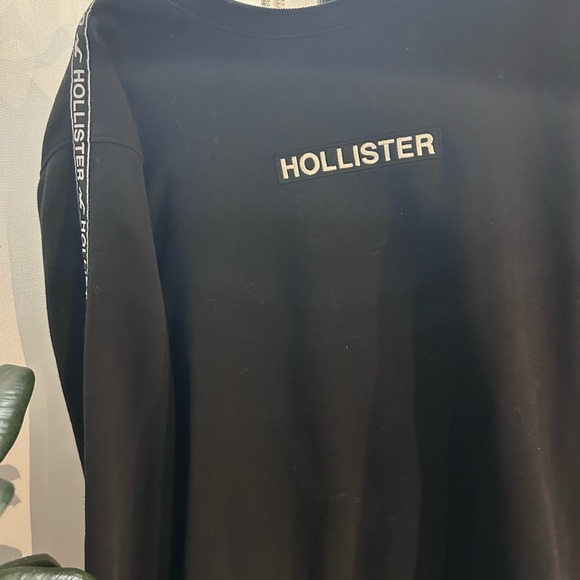 Hollister Black Sweatsuit and pants are large sweater size is xl - Picture 1 of 16